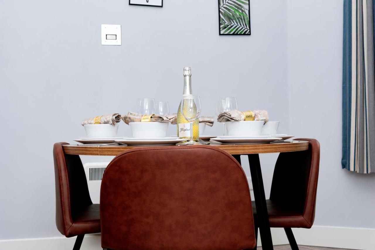 Wrexham Central Stay Apartment Seven المظهر الخارجي الصورة